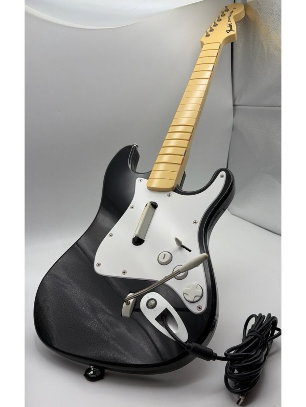 Rock Band Xbox 360 Fender Stratocaster Wired Guitar Model #822152 Tested working